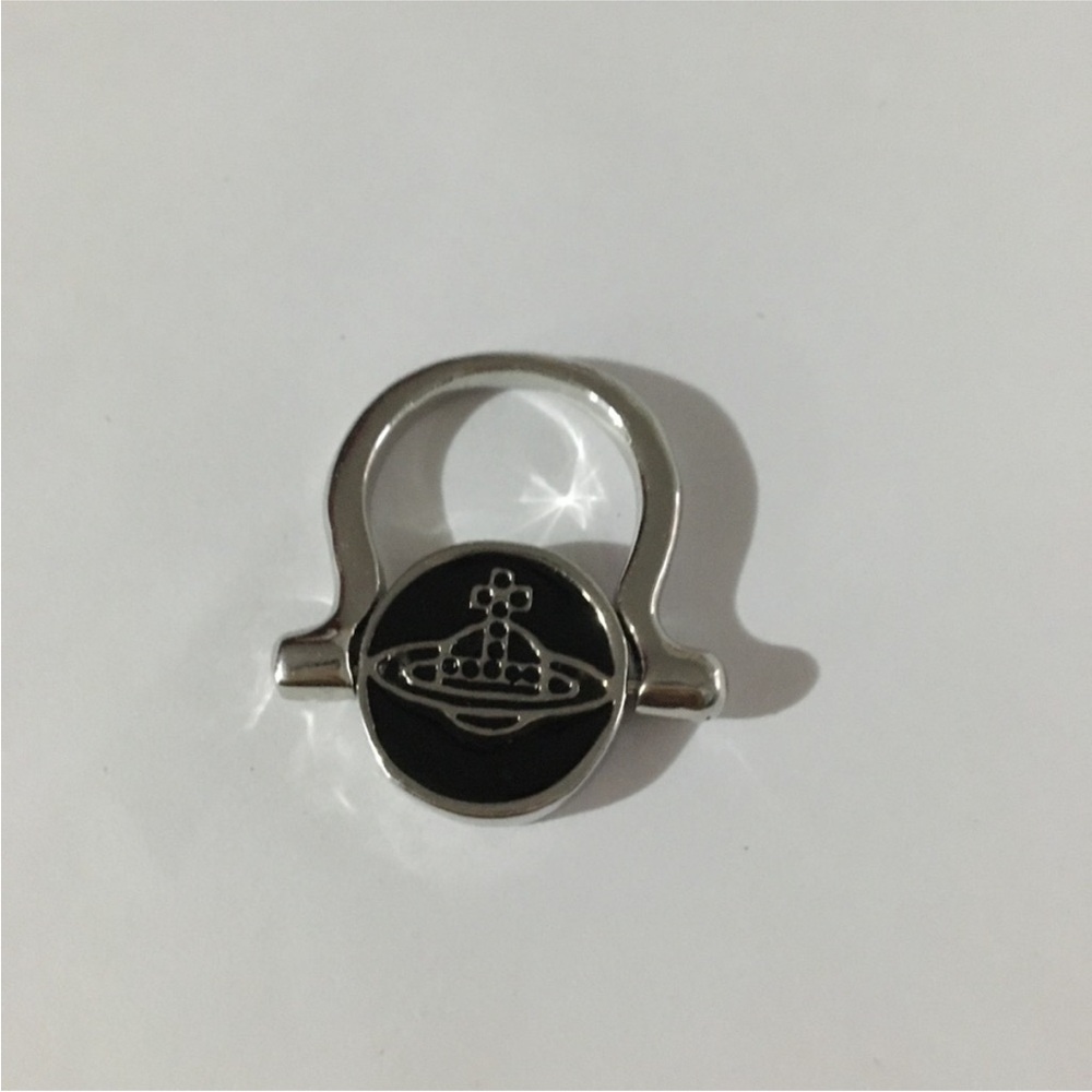 Black Vivienne Westwood Silver Skull Ring - Picture 3 of 3